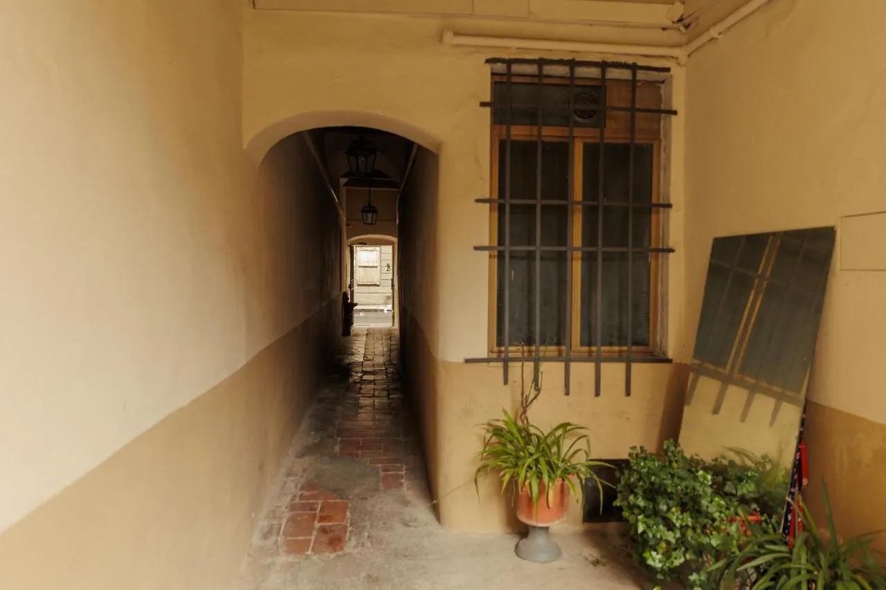 Vintage Apartments In The Center Of Florence